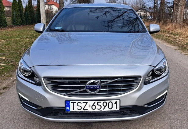 Volvo S60 cena 86000 przebieg: 150000, rok produkcji 2015 z Staszów małe 191